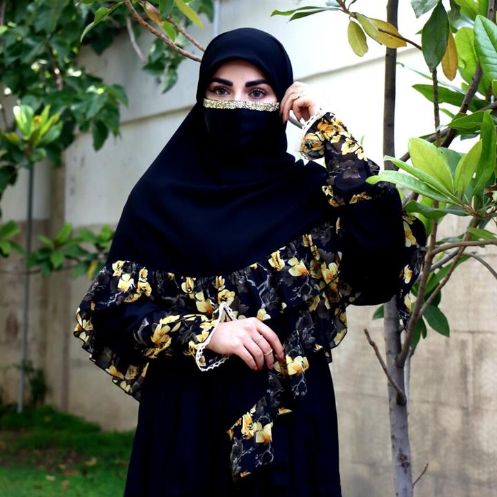 روسری کرپ حریر دور چین دار مجلسی وسط مشکی عرض زیاد قواره دار مزون حجاب تبسم همراه با هدیه و